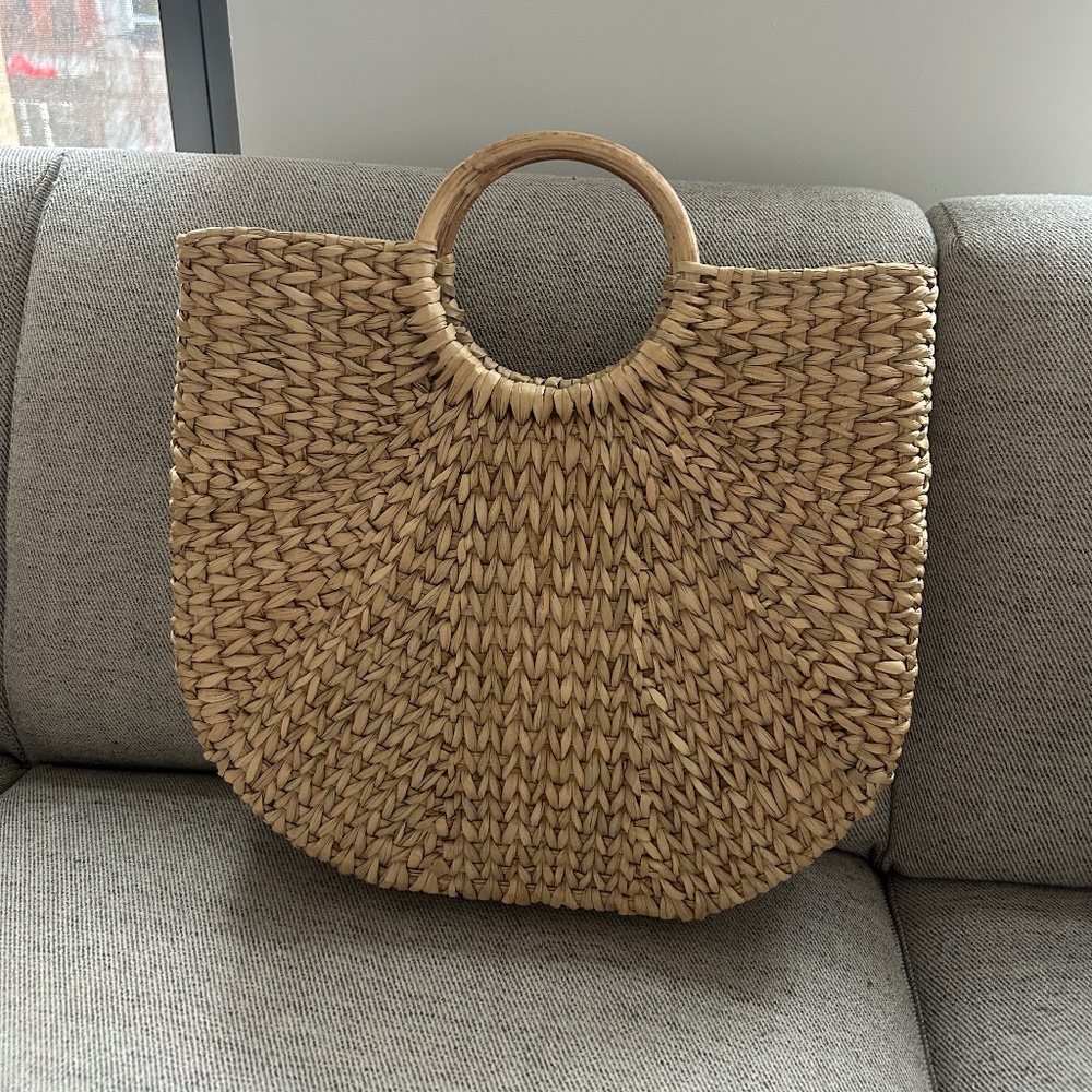 Woven straw large basket bag summer beach